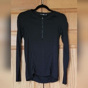 Athleta Fitted Top 1/2 Zip. Size S